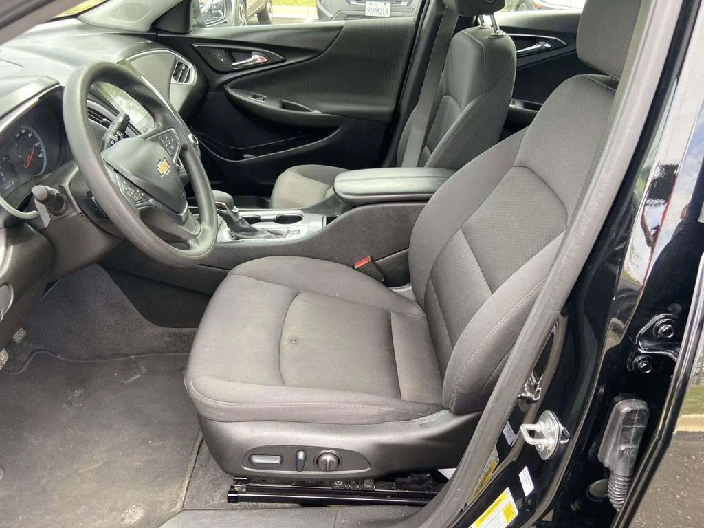 Used 2025 Black Chevrolet LT image 16