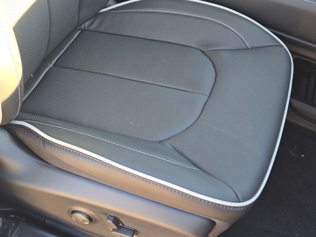 2026 Chrysler Pacifica Limited - Photo 7