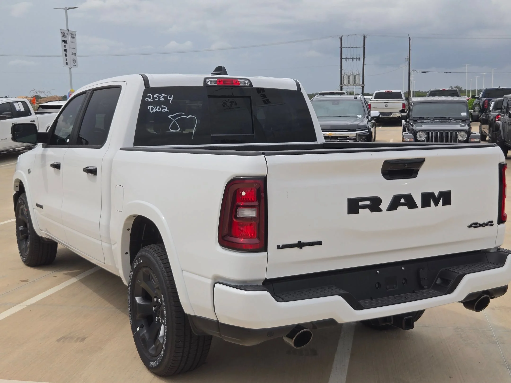 New 2026 Bright White Clear-Coat Exterior Paint RAM Big Horn/Lone Star image 5