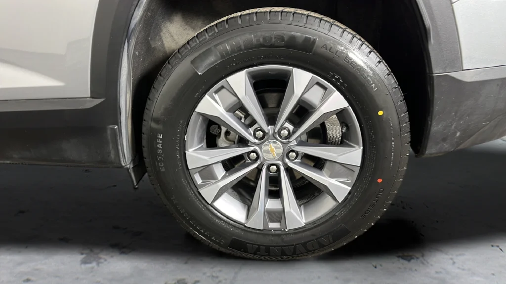Used 2025 Gray Chevrolet LT image 39
