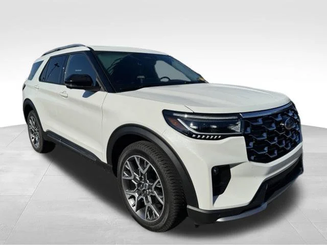 Used 2025 White Ford Platinum image 3