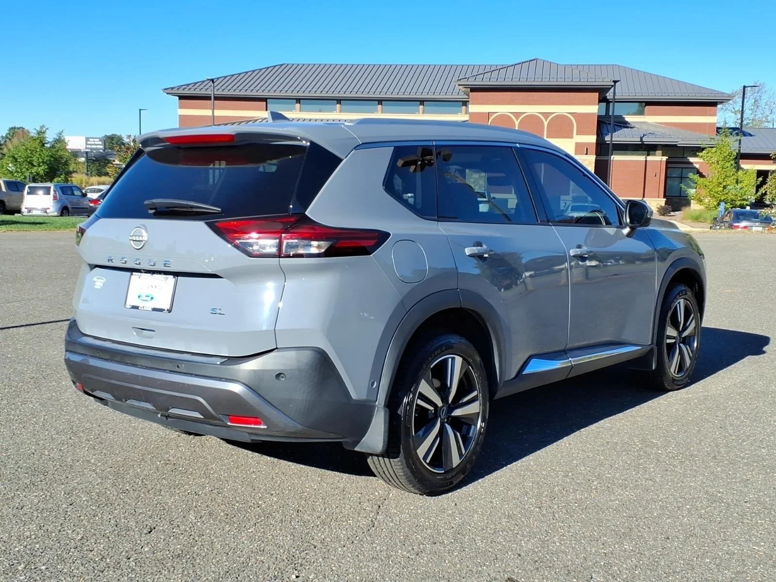 Used 2022 Boulder Gray Pearl Nissan SL image 2