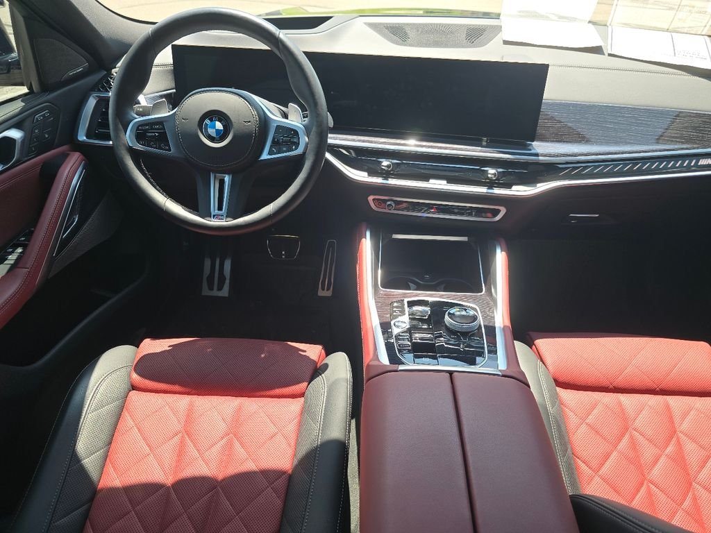 Used 2025 Gray Metallic BMW M60i image 21