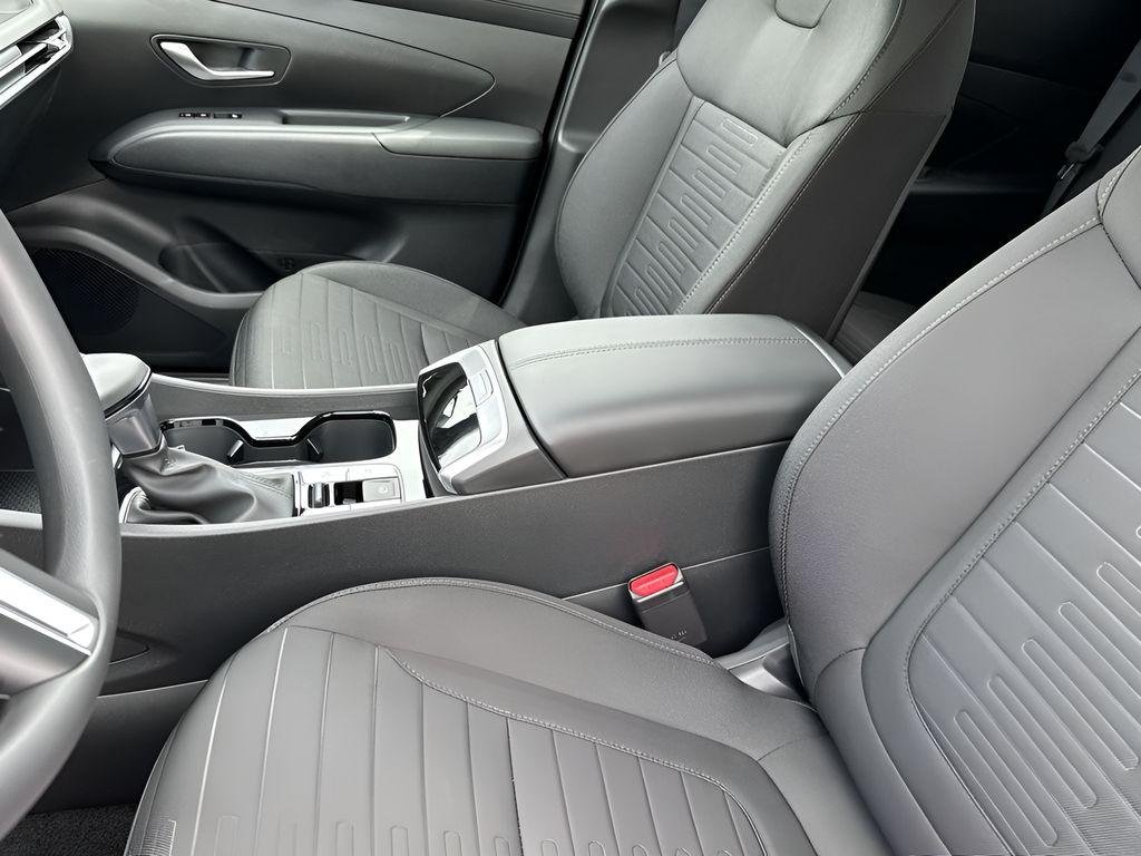 2025 Hyundai Santa Cruz SE - Photo 18