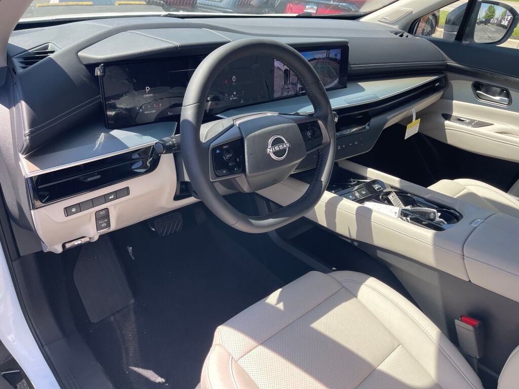 New 2026 Everest White Pearl Tricoat Nissan SL image 6