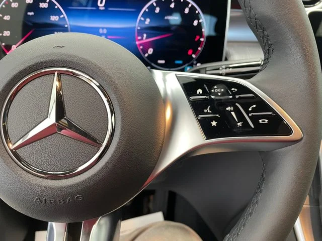New 2026 Polar White Mercedes-Benz GLC 300 image 25
