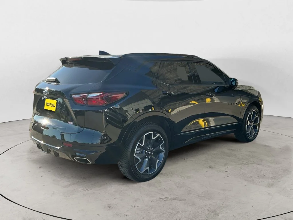 Used 2022 Black Chevrolet RS image 5