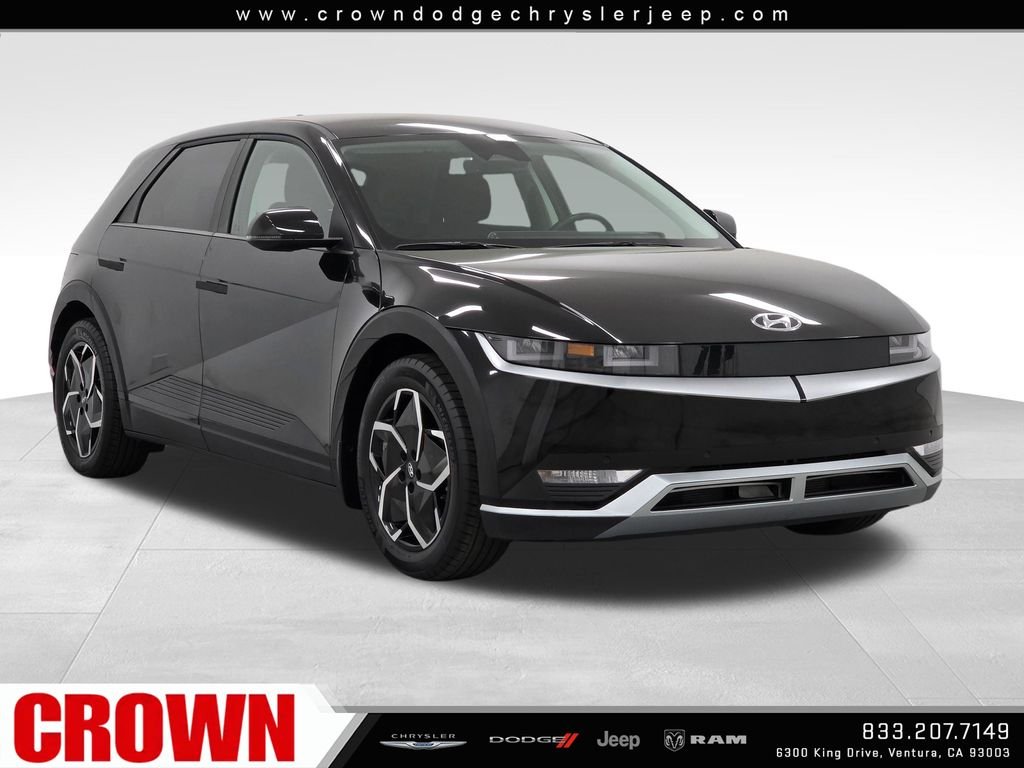 Used 2024 Black Hyundai SEL image 1