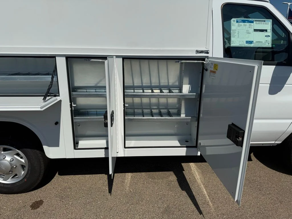 New 2026 Oxford White Ford E-350 SRW image 37