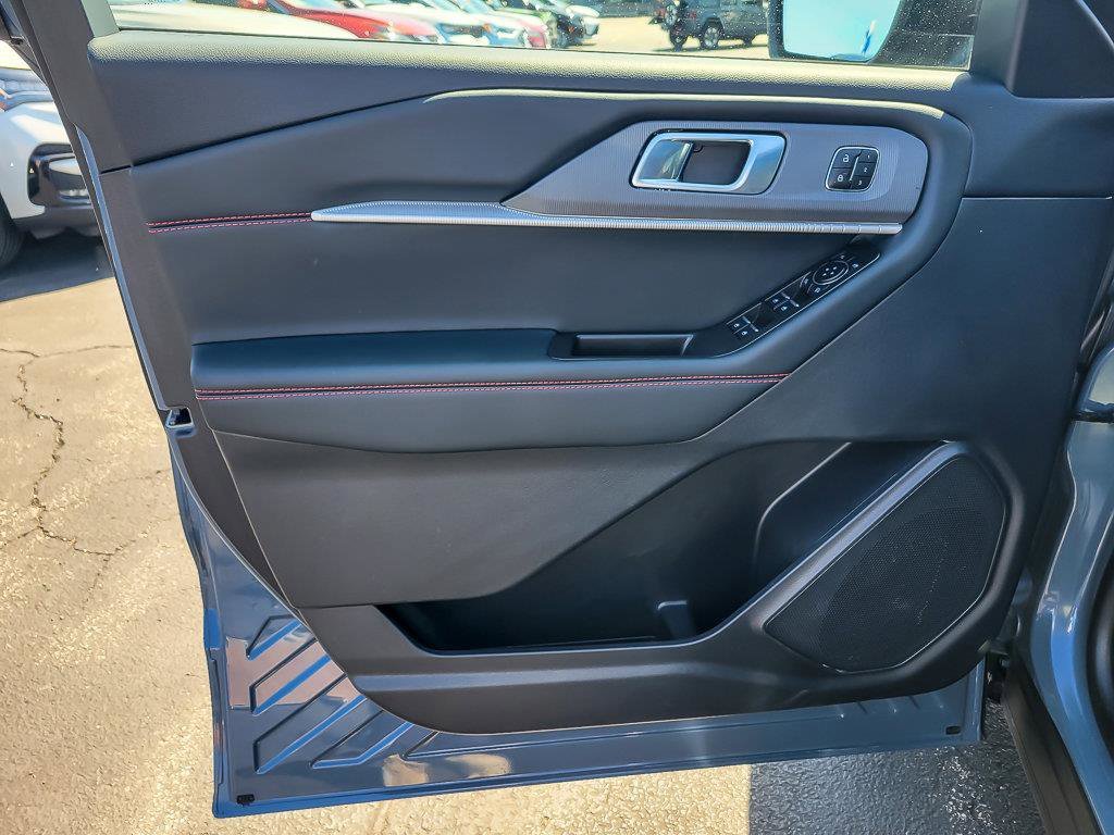 Used 2025 Vapor Blue Ford ST-Line image 26