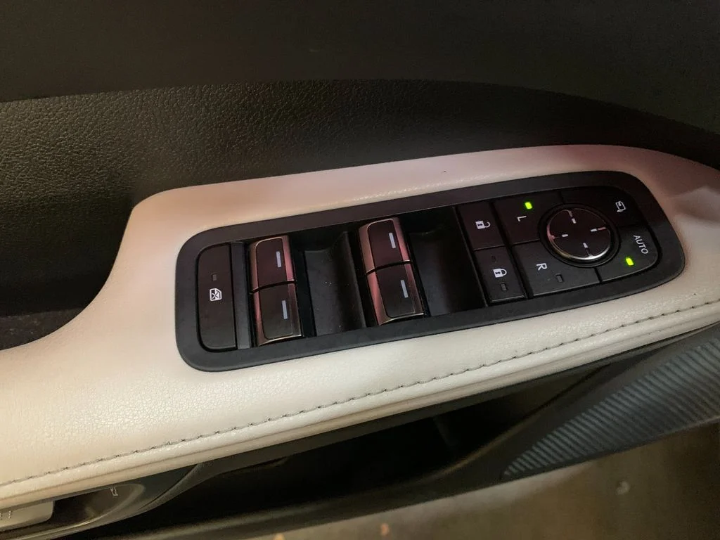 Used 2023 White Lexus 350 Premium Plus image 13