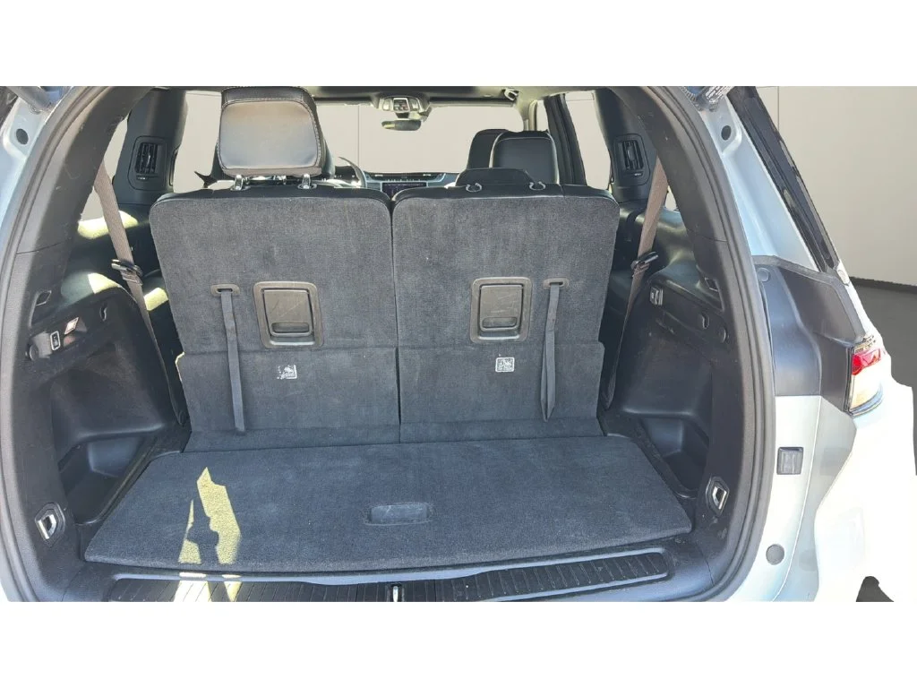 Used 2024 Silver Jeep Limited image 10