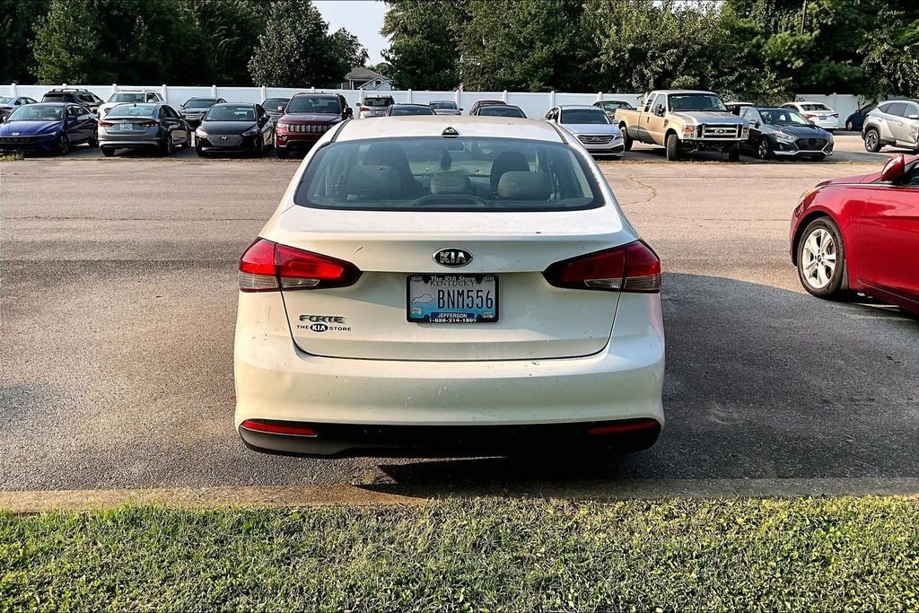 Used 2018 White Kia LX image 6