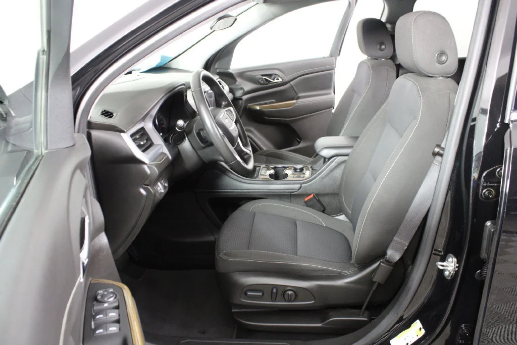 Used 2023 Ebony Twilight Metallic GMC SLE image 23