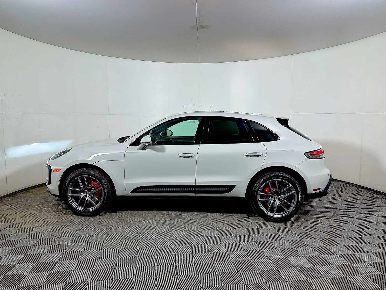 Used 2026 Chalk Porsche S image 4