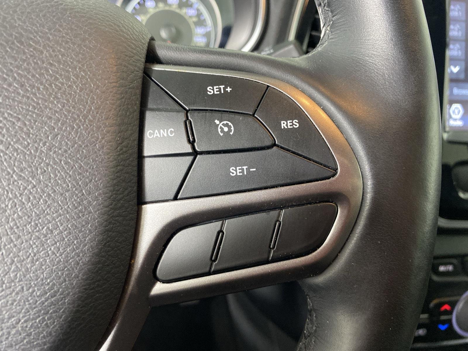 Used 2019 Blue Shade Pearlcoat Jeep Limited image 16