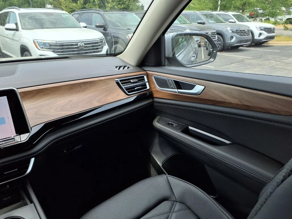 New 2026 Silver Mist Metallic Volkswagen 2.0T SE image 22