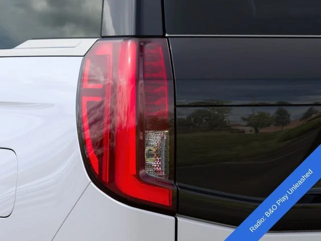 New 2027 Star White Metallic Tri-Coat Ford MAX Platinum image 25