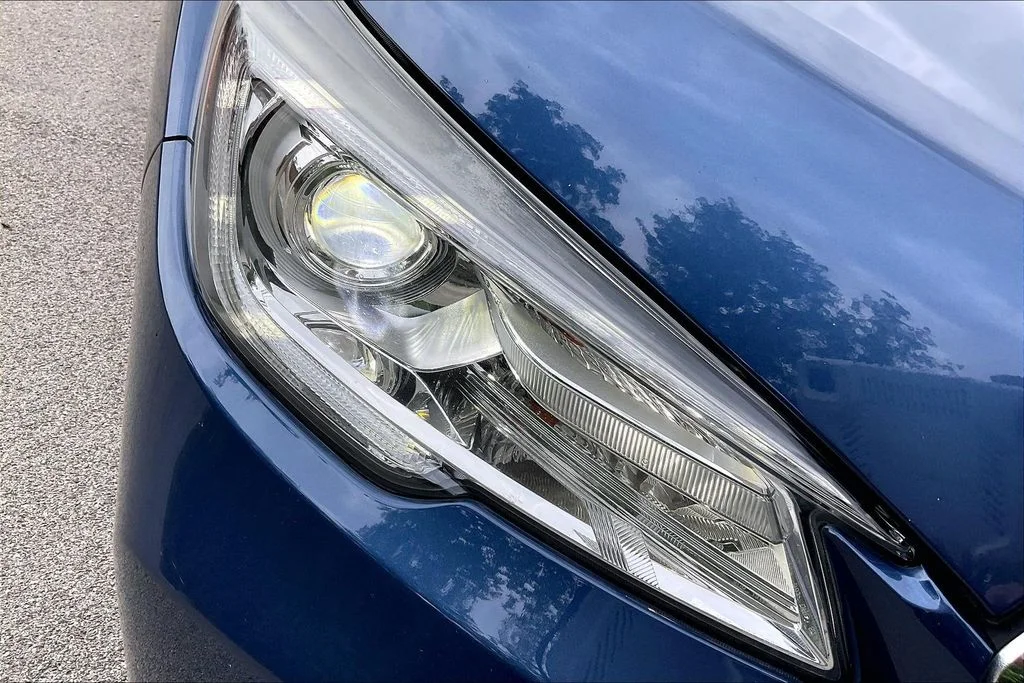 Used 2021 Blue Subaru Touring image 30