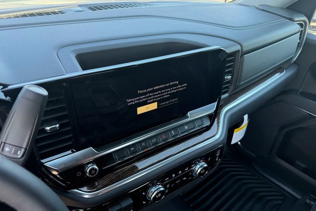 New 2026 Summit White GMC SLE image 23