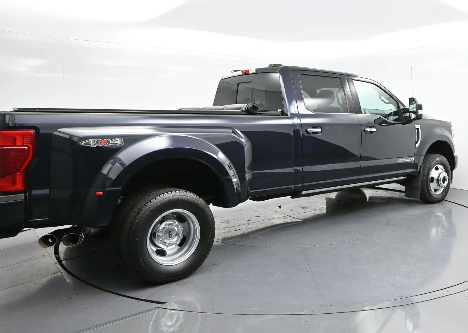 Used 2022 Antimatter Blue Metallic Ford Platinum image 7