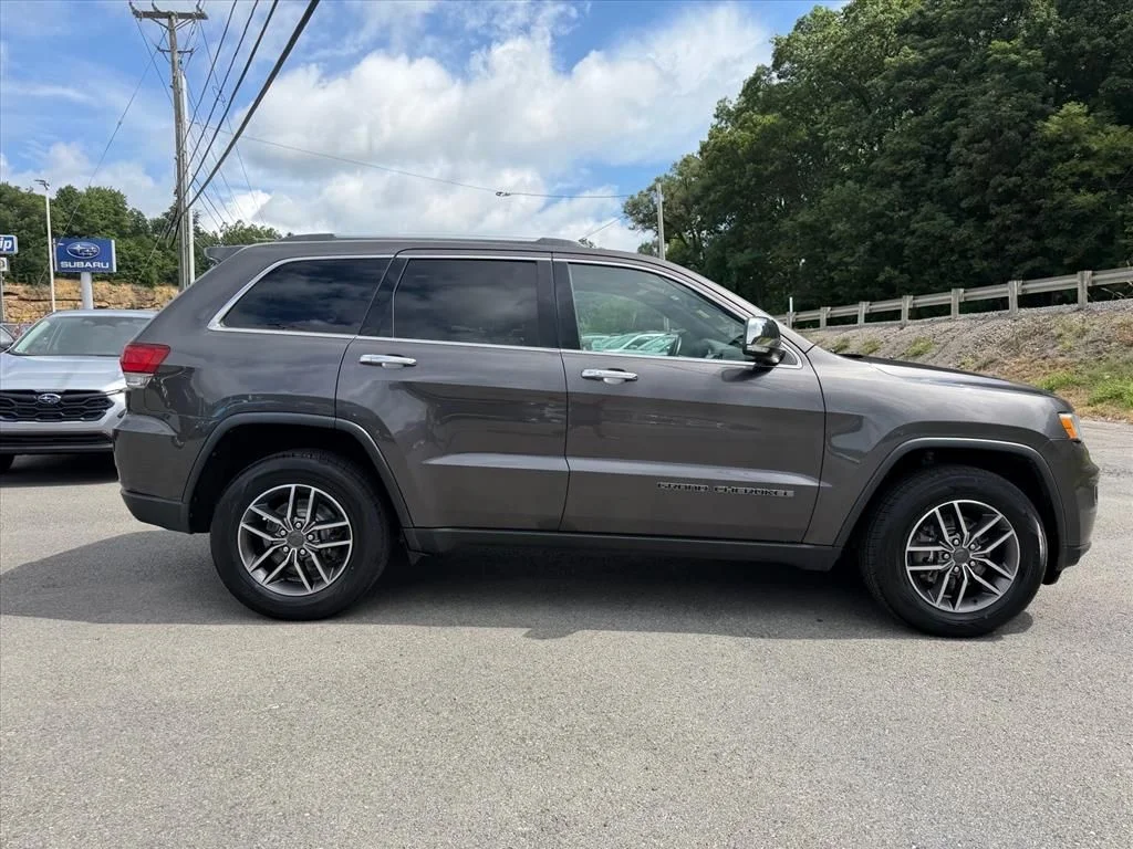 Used 2020 Gray Jeep Limited image 13