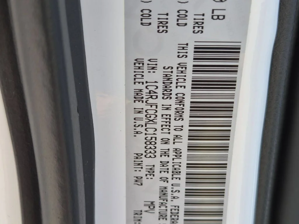 Used 2020 White Jeep High Altitude image 34