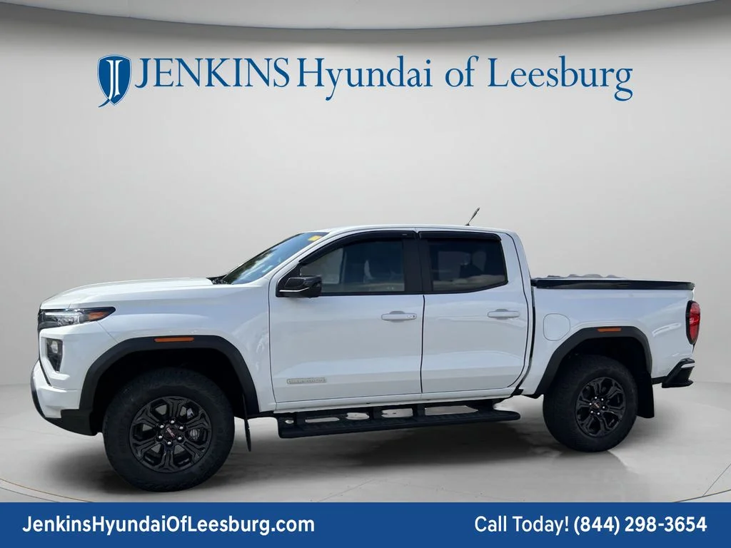 Used 2024 White GMC Elevation image 10