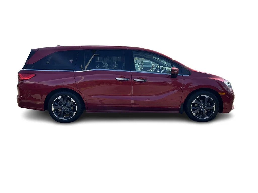 Used 2022 Radiant Red Metallic II Honda Touring No Accident History   Local BC   Clean Tit image 16