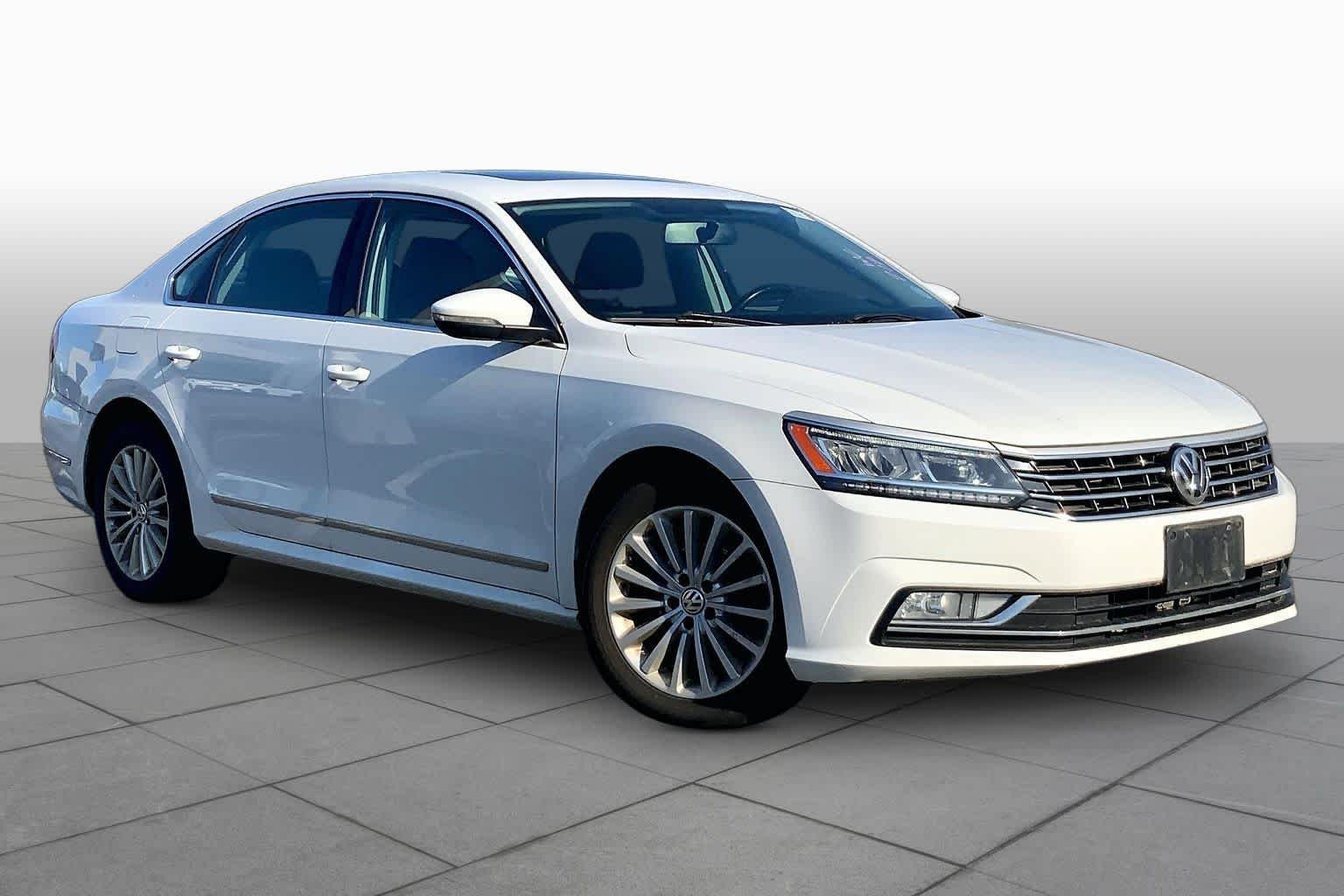 Pre-Owned 2017 Volkswagen Passat 1.8T SE