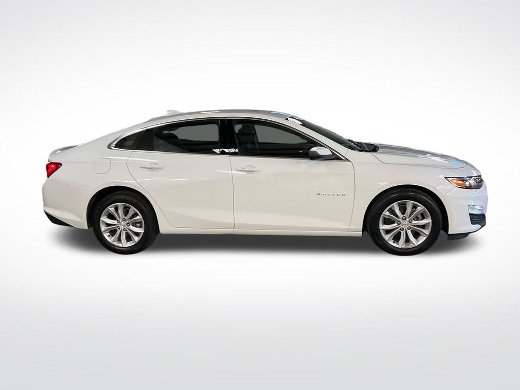 Used 2025 White Chevrolet LT image 7