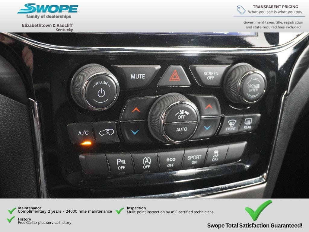 Used 2019 Diamond Black Crystal Pearlcoat Jeep Altitude image 21