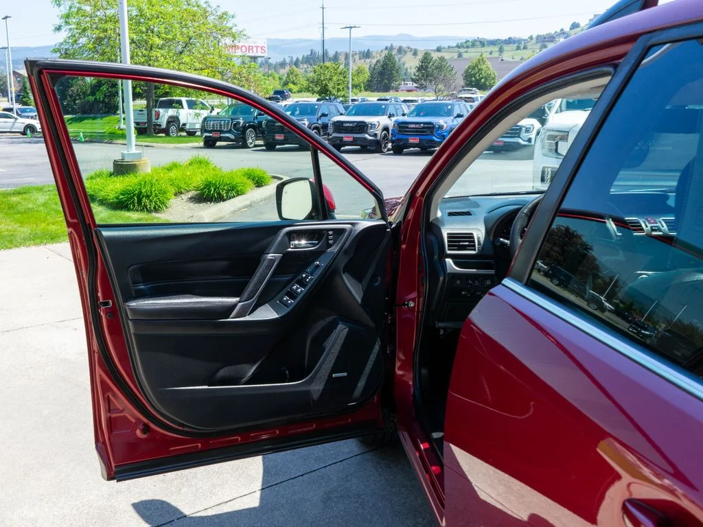 Used 2018 Red Subaru 2.5i Touring image 17