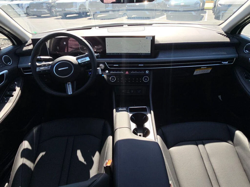 2025 Hyundai Sonata Hybrid Limited - Photo 18