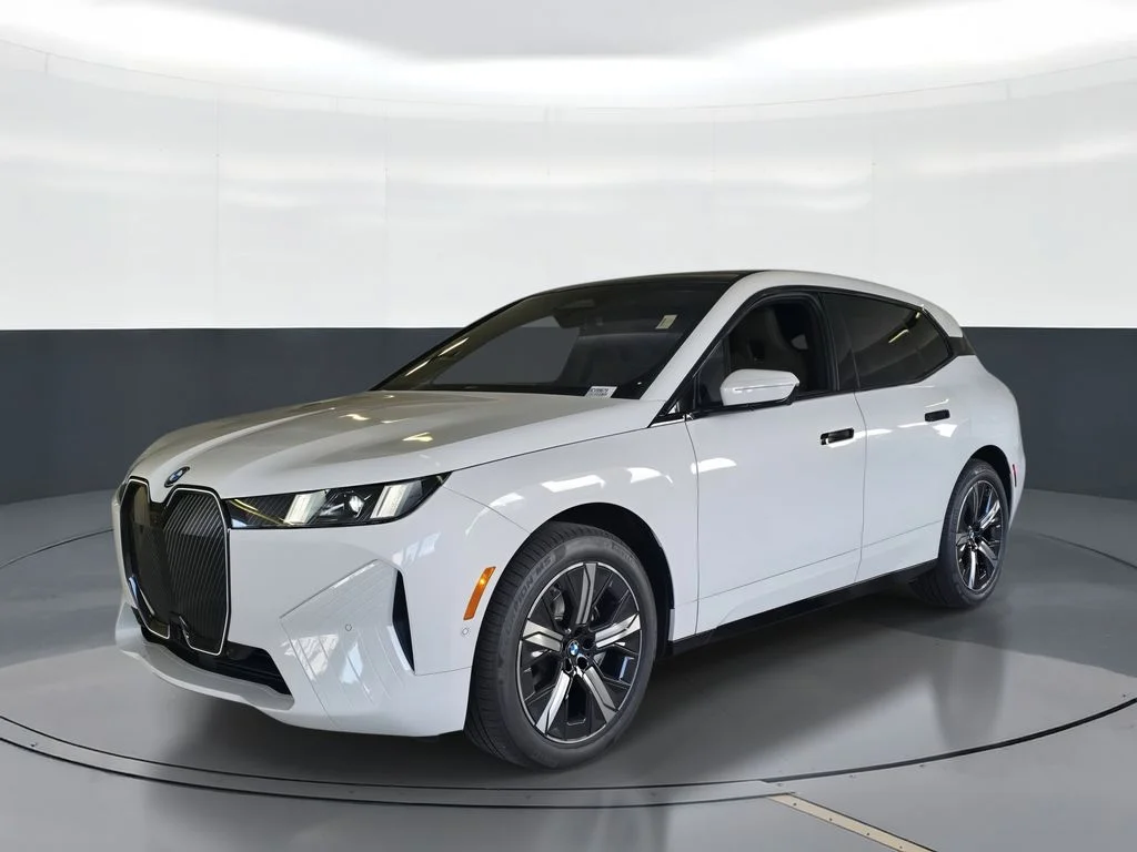 2026 BMW iX xDrive60's photo