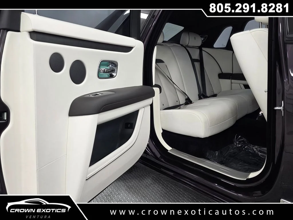 Used 2023 Purple Rolls-Royce Base image 31