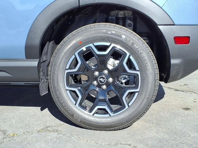 New 2026 Azure Gray Metallic Tri-Coat Ford Outer Banks image 5