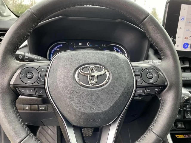 Used 2024  Toyota XLE Premium image 16