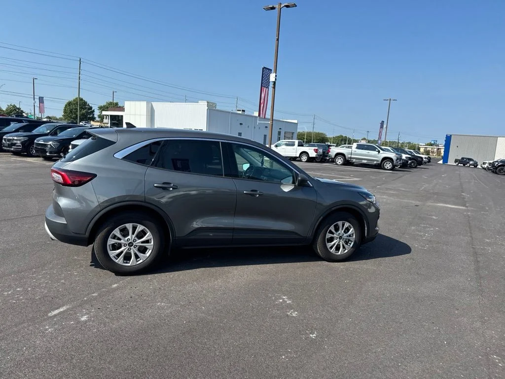 Used 2024 Gray Ford Active image 15