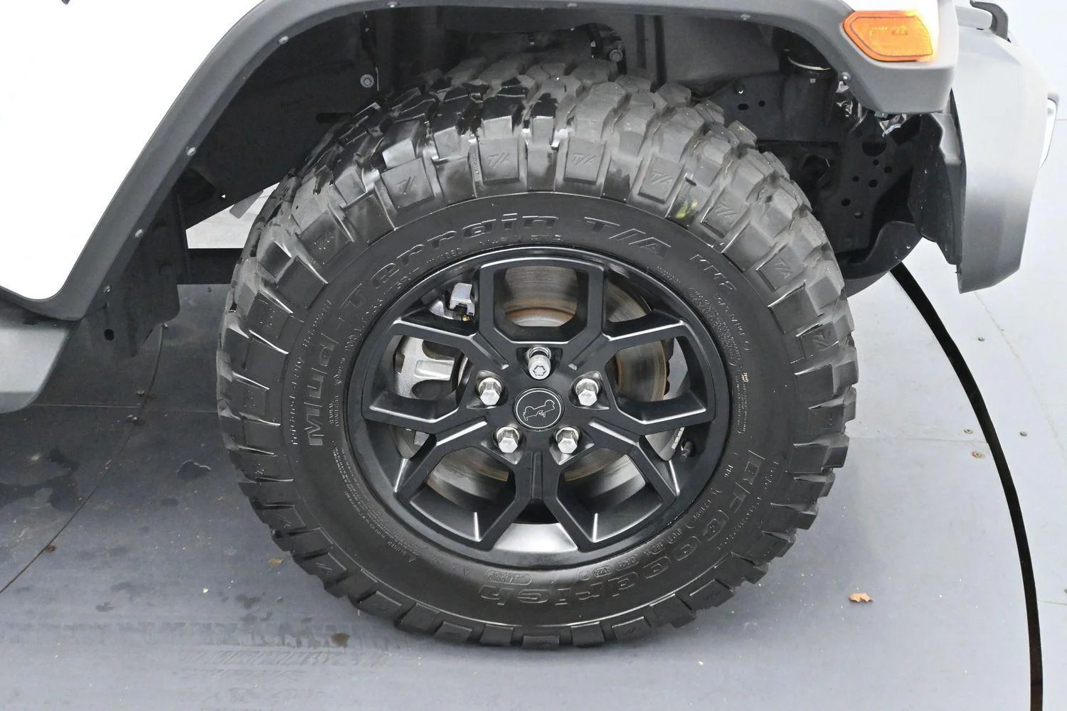 Used 2025 White Jeep High Tide image 30