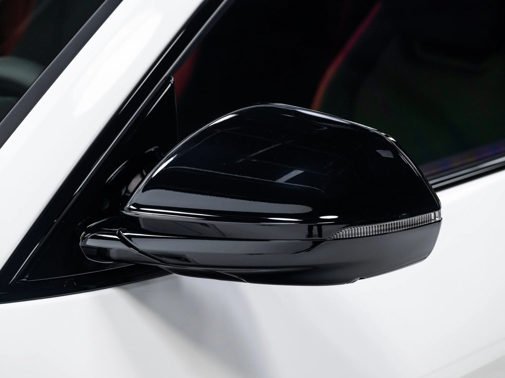 Used 2025  Lamborghini SE image 21