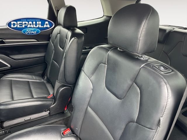 Used 2023 Silver Kia S image 17