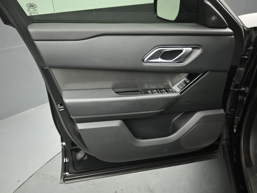 2019 LAND ROVER RANGE ROVER VELAR - Image 18