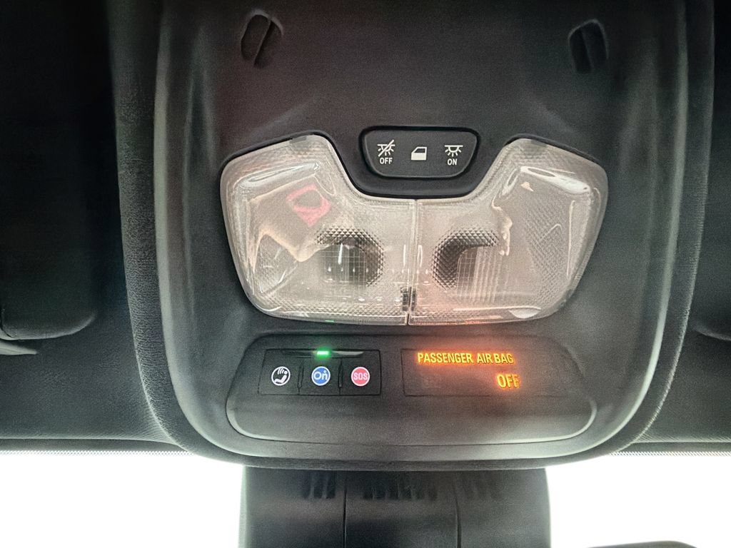 Used 2025 Summit White Chevrolet ZR2 image 19