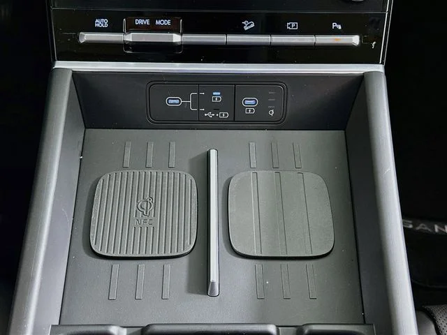 New 2026 Black Hyundai SEL image 18