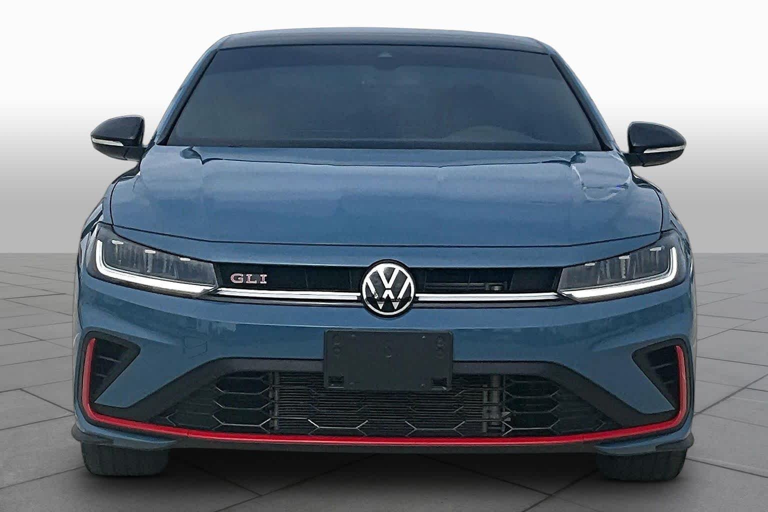 Used 2026 Monterey Blue Pearl w/Deep Black Roof Volkswagen Autobahn image 3