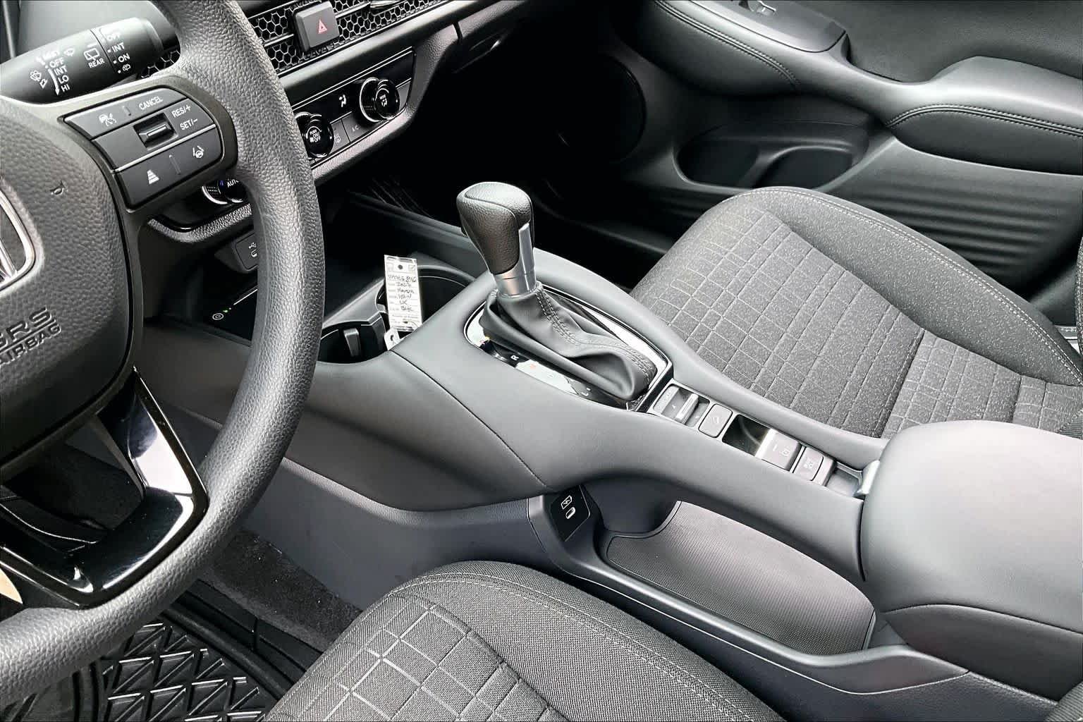 2027 Honda HR-V LX - Photo 16