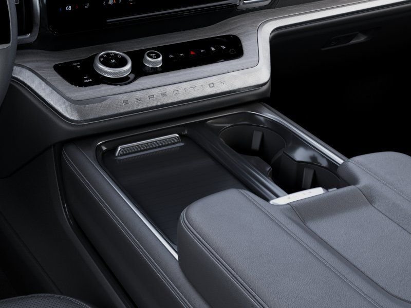 New 2027 Star White Metallic Tri-Coat Ford Platinum image 15