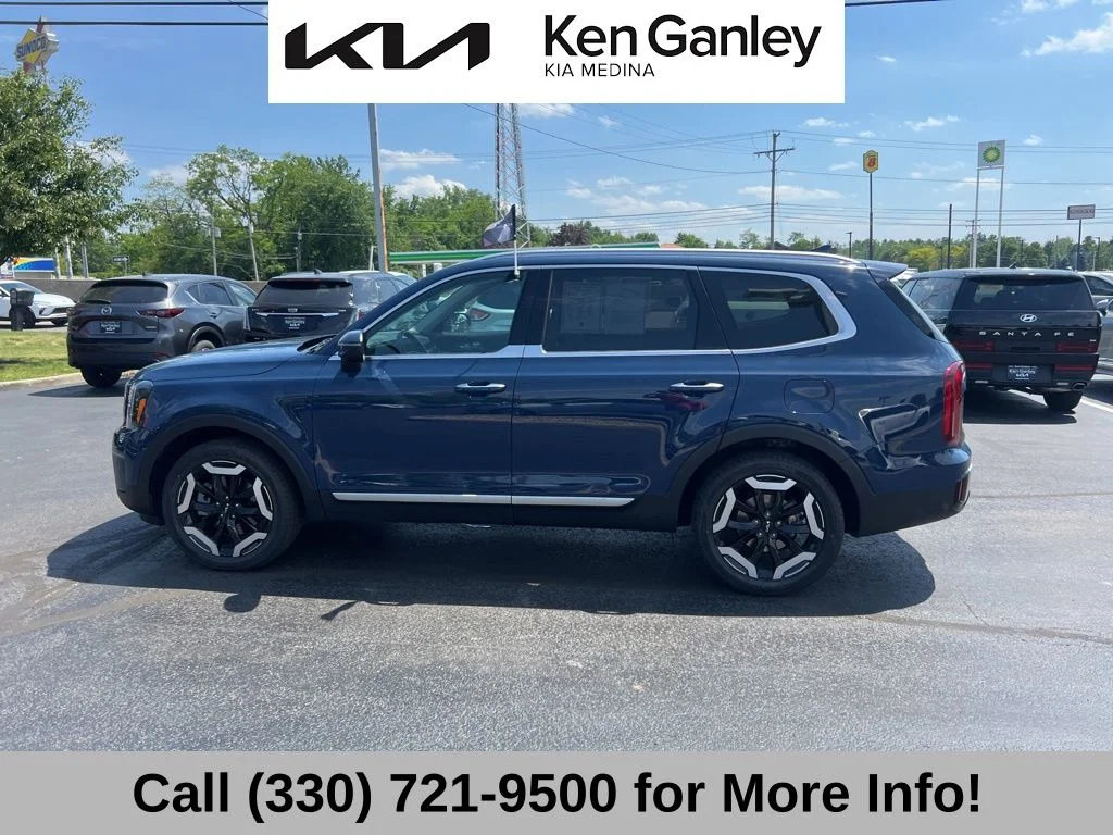 Used 2024 Black Kia S image 16