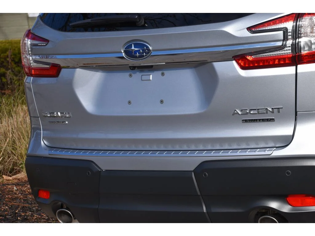 Used 2025 Ice Silver Metallic Subaru Limited image 7